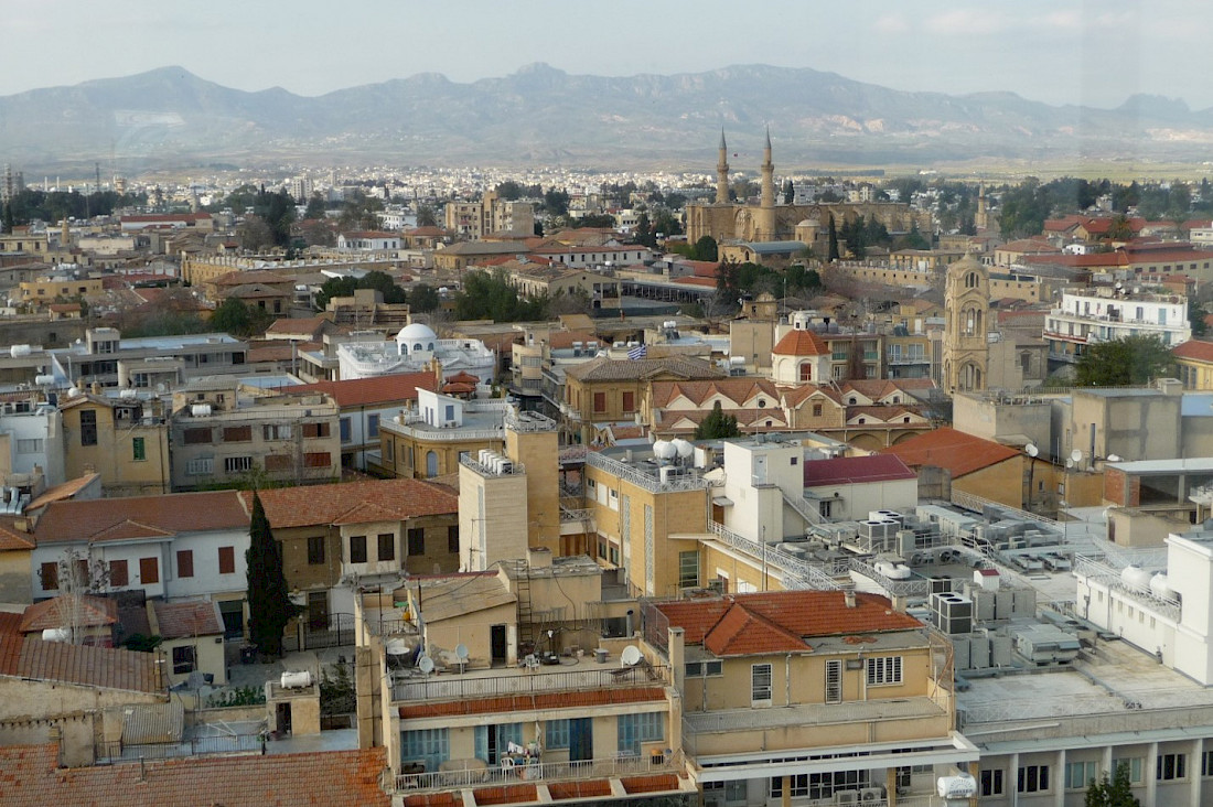 Blick über Nikosia (Nord) zum Pendadaktylos-Gebirge. Foto: H. Brey